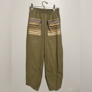 Olive Green Pants with Patterned Pockets size S